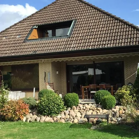 Gaestehaus In Bargteheide, 3 Sz, 1-8 Personen, Ruhige Und Zentrale Lage