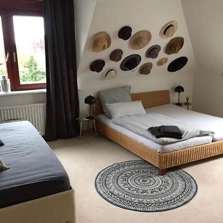 Gaestehaus In Bargteheide, 3 Sz, 1-8 Personen, Ruhige Und Zentrale Lage